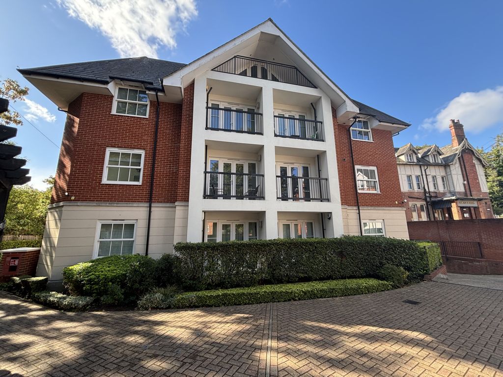 Property photo 1 of 11