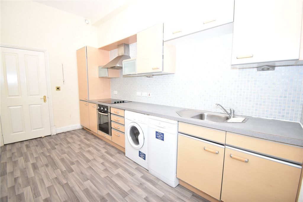 Property photo 3 of 12 Picture No. 06