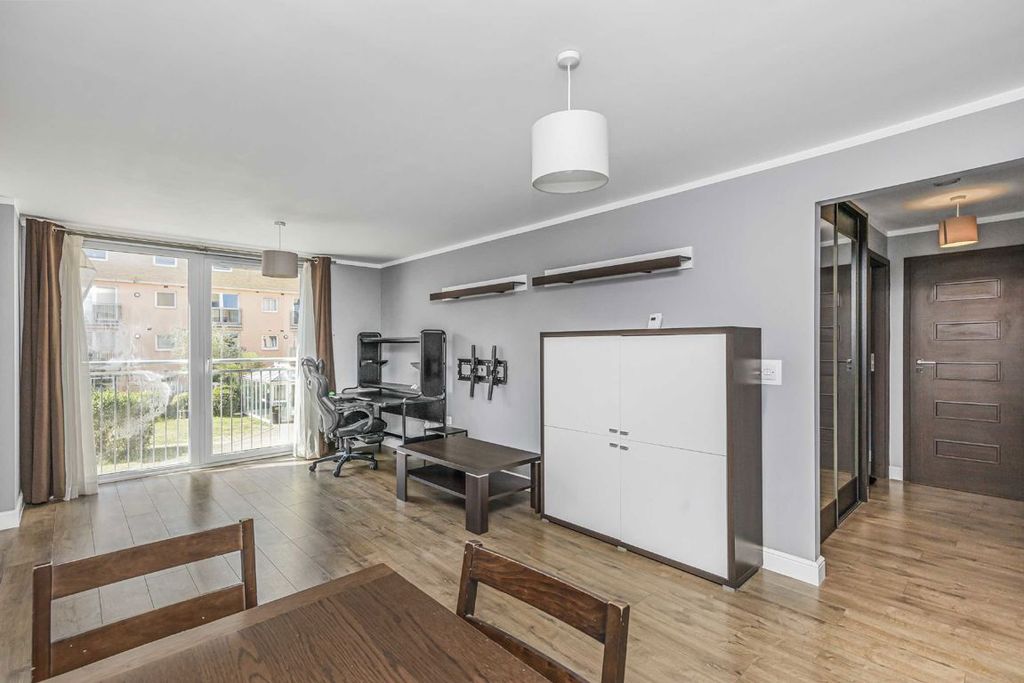 Property photo 2 of 5
