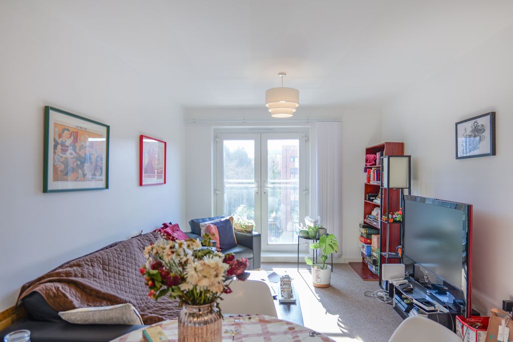 Property photo 2 of 35