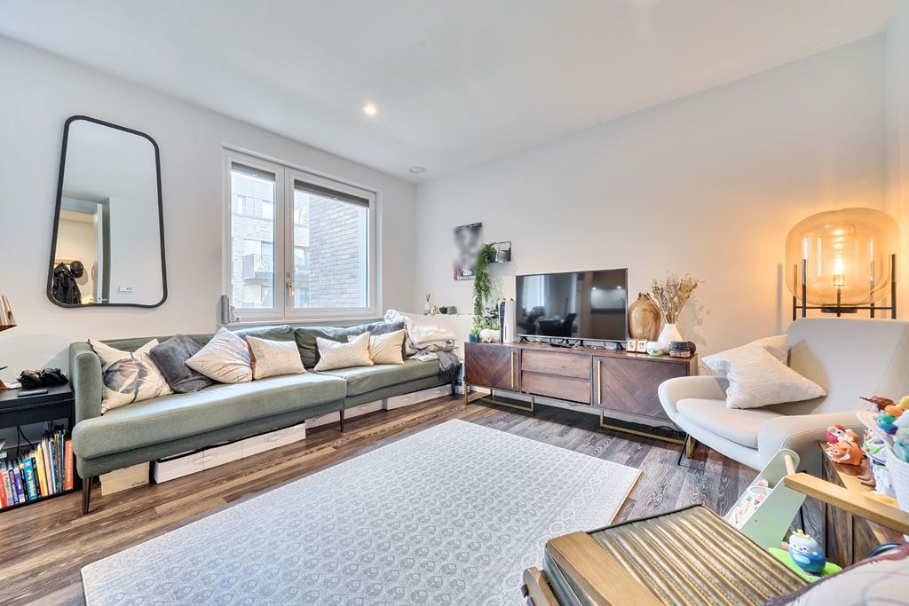 Property photo 3 of 15 5116062
