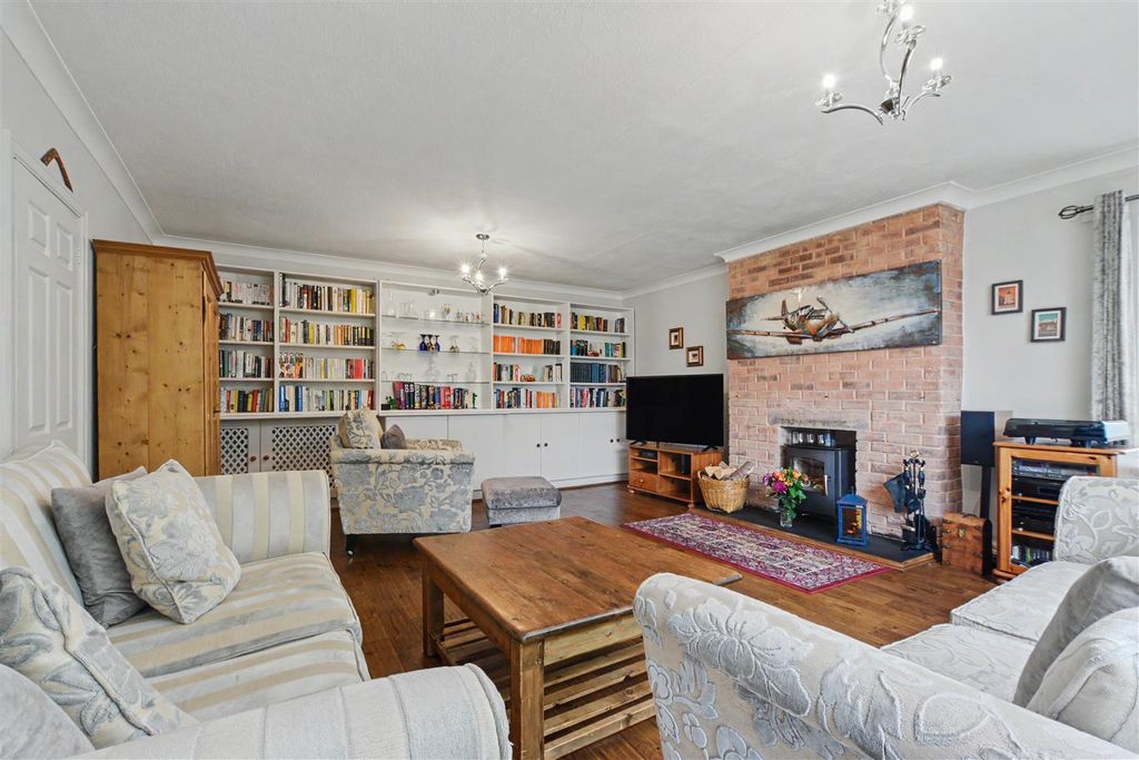 Property photo 2 of 49 Living Room