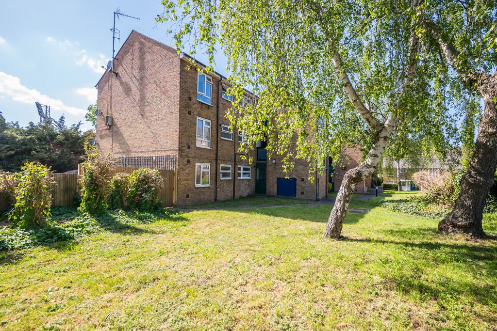 Property photo 2 of 22
