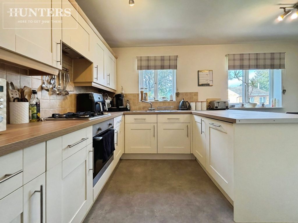 Property photo 2 of 17 Pbox-Kitchen-339123.Jpeg