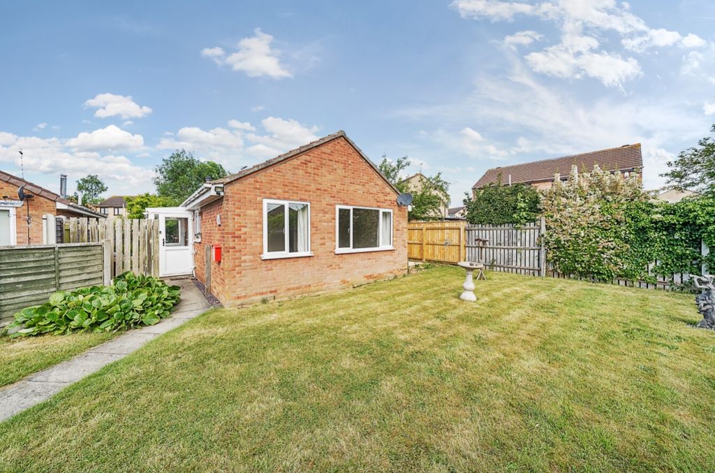 Property photo 2 of 19 1296823-18-683d67888108F