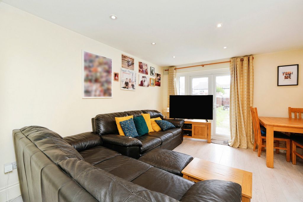 Property photo 2 of 16 Pbox-Img.Jpg