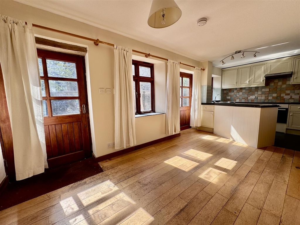 Property photo 2 of 19 Dining Area