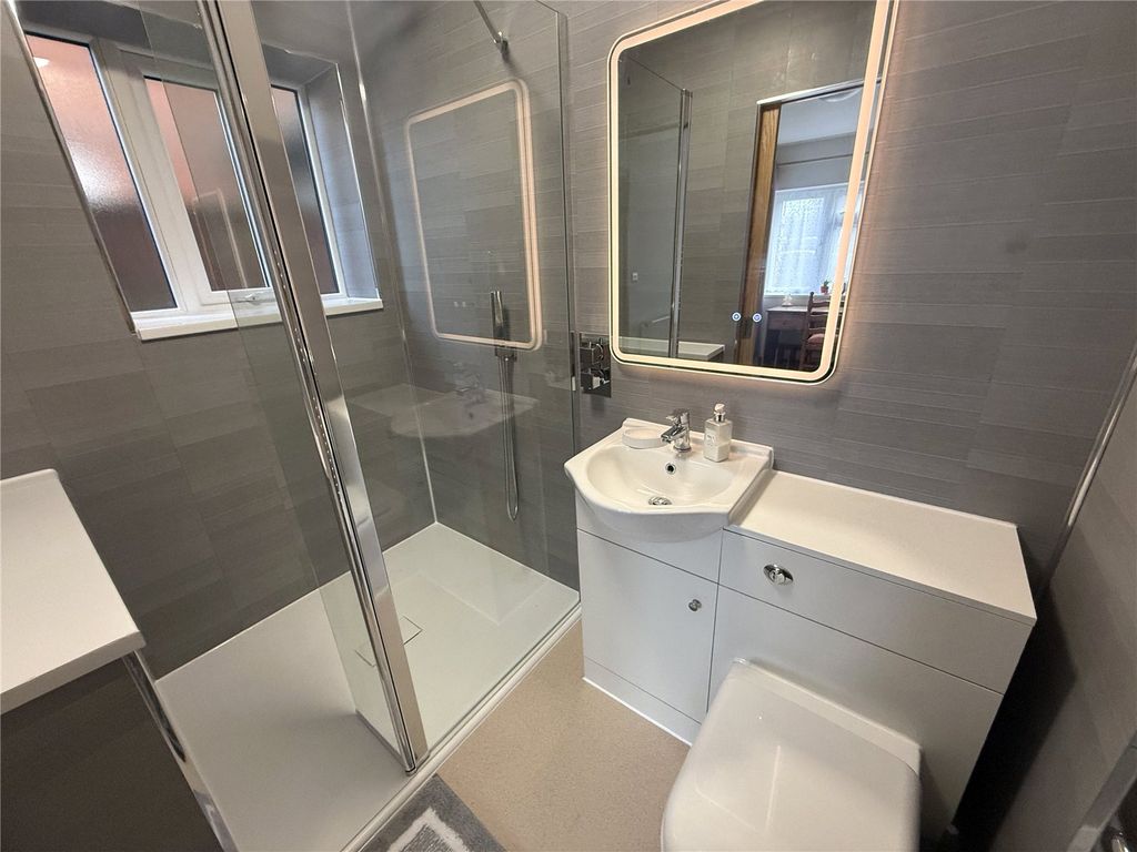 Property photo 3 of 19 Shower Room