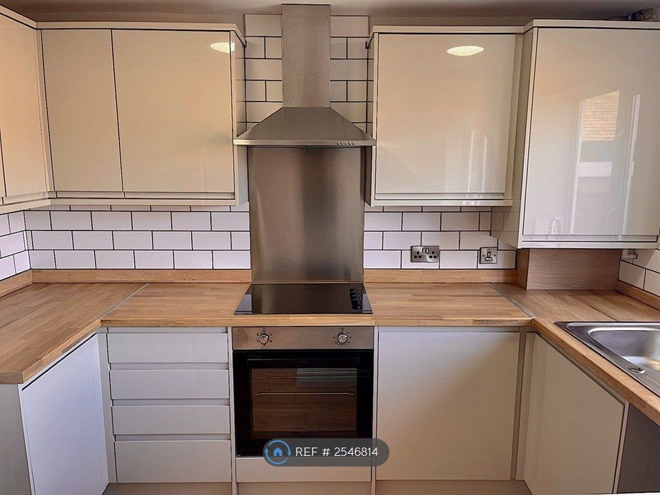 Property photo 2 of 22 Kitchen