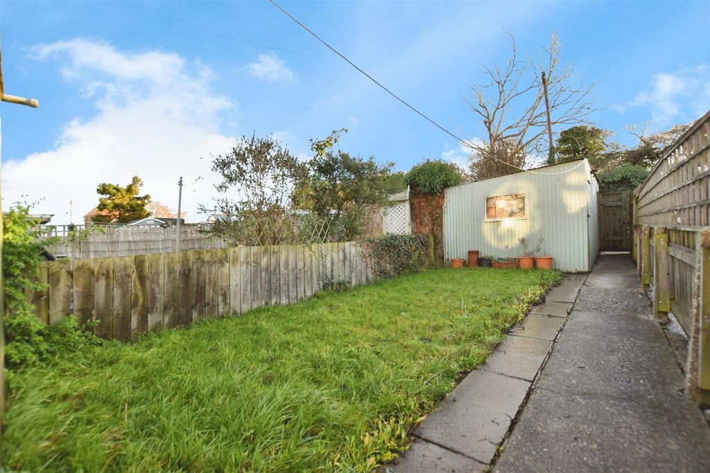 Property photo 2 of 21 7196Dbaf-Garden.Jpg