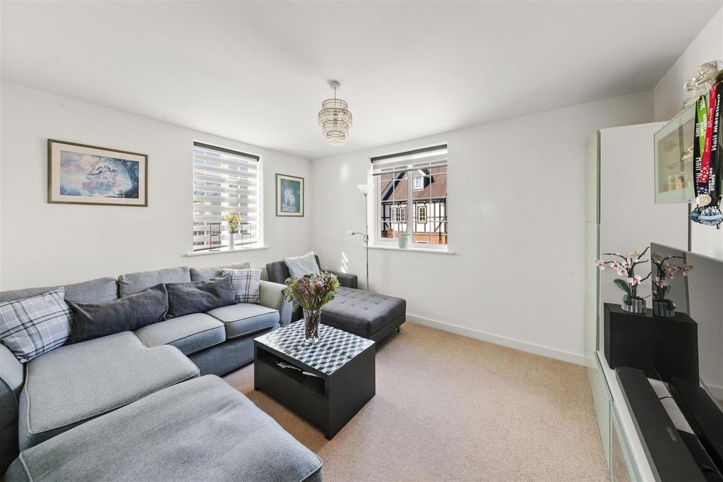 Property photo 2 of 18