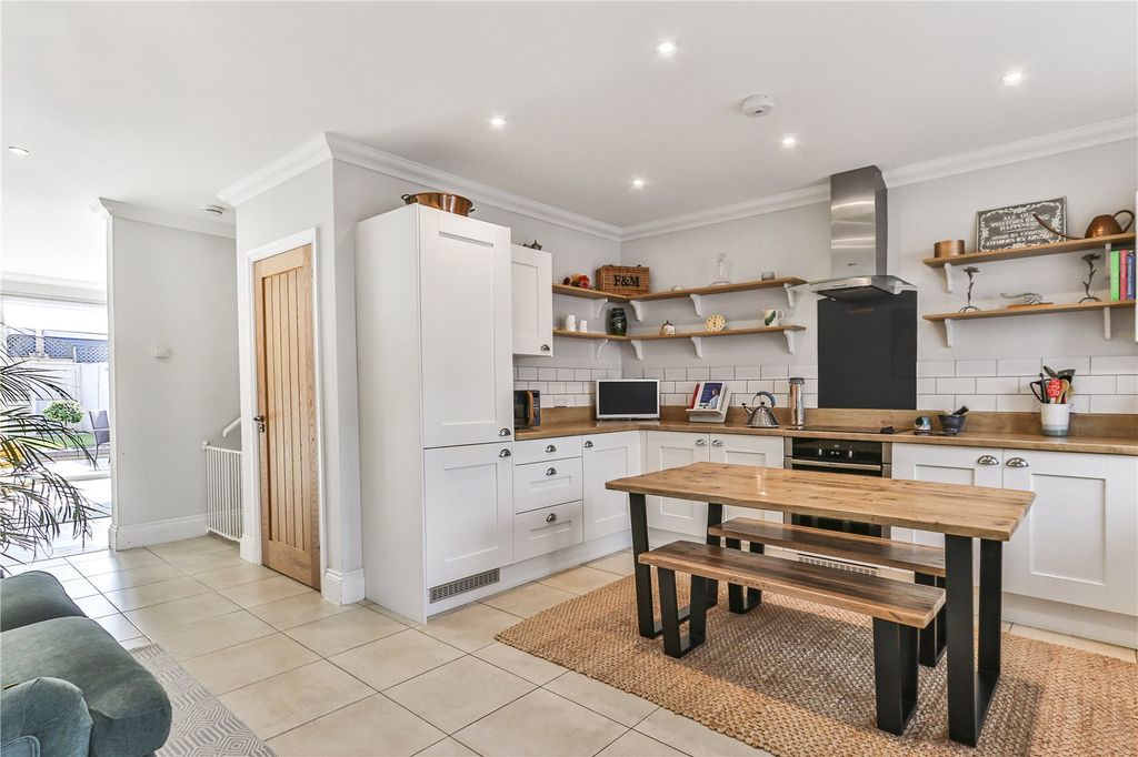 Property photo 1 of 19 Kitchen