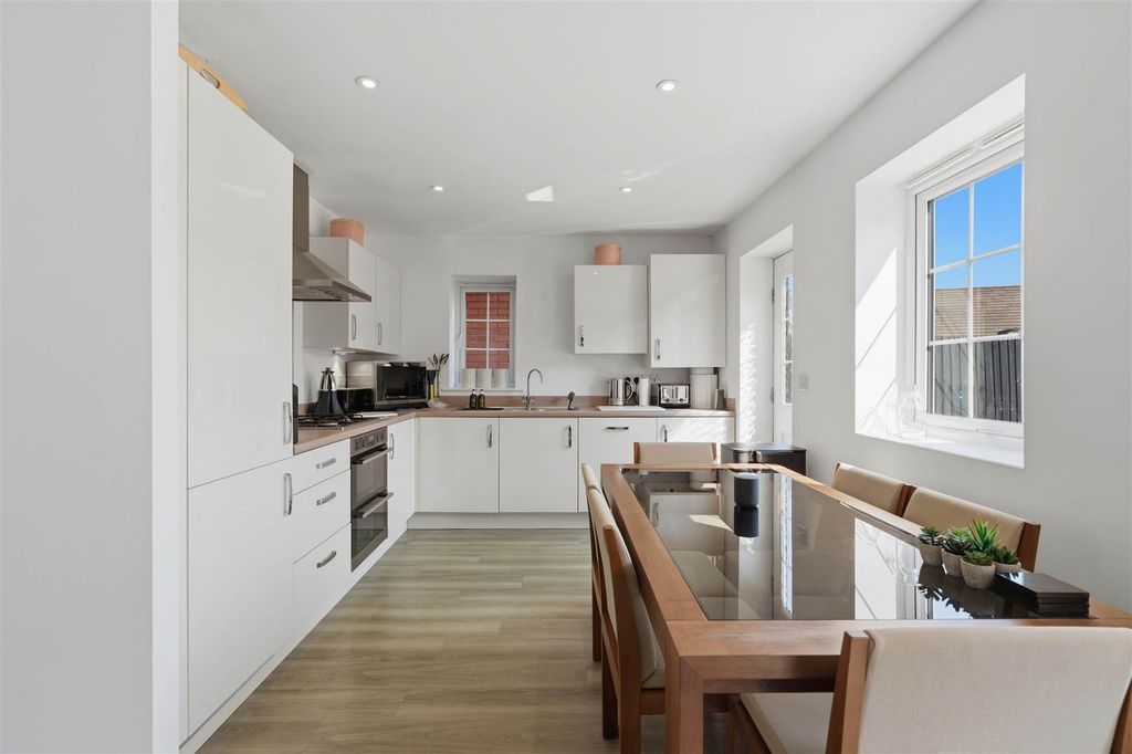 Property photo 3 of 22 Kitchen Dining.Jpg