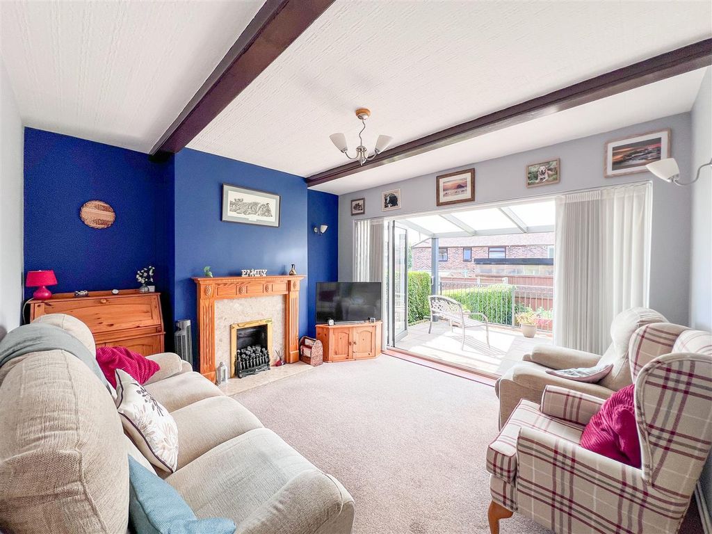 Property photo 3 of 24 Sitting Room