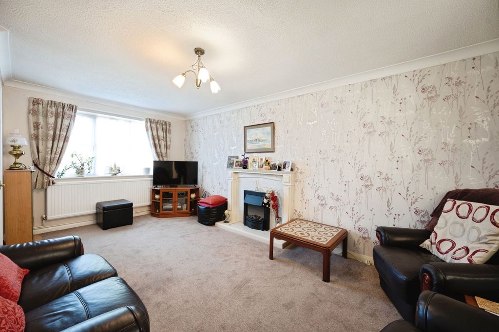 Property photo 2 of 13 Pbox-Img.Jpg