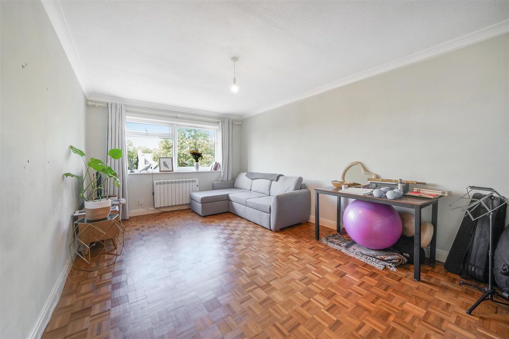 Property photo 3 of 12 29 Chestnut Court - Vycaqu2Ol6Hzoojjujd5.Jpg