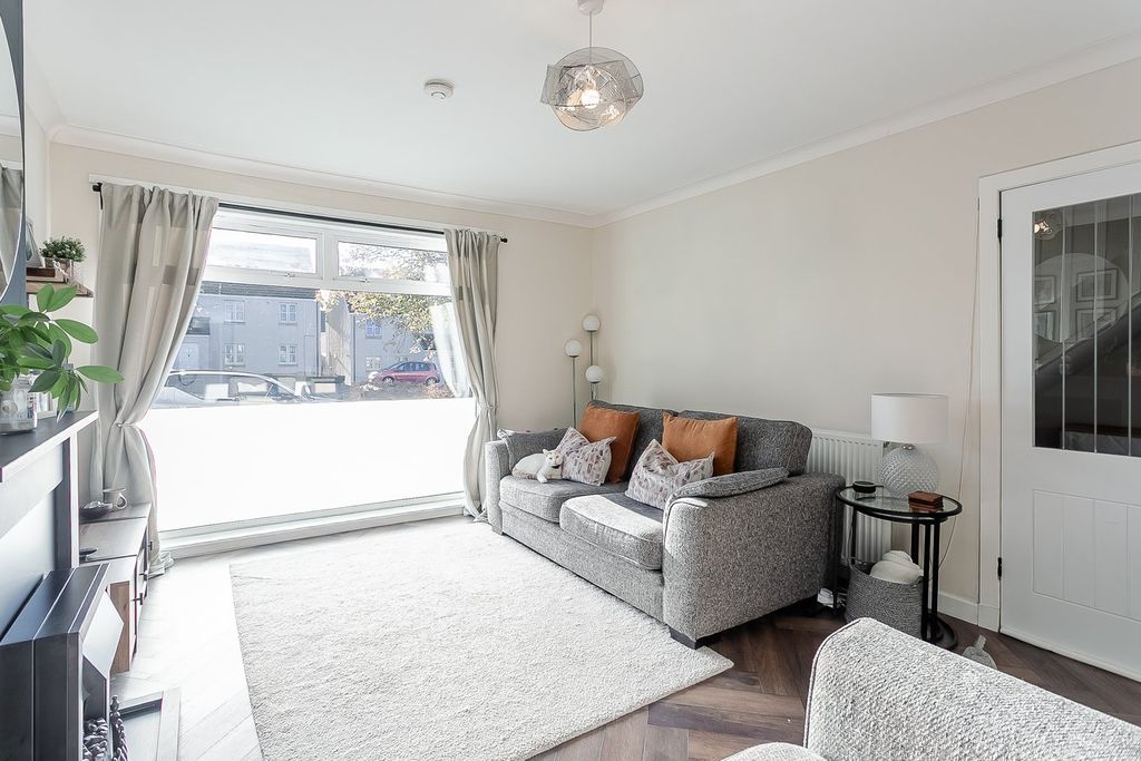 Property photo 3 of 21