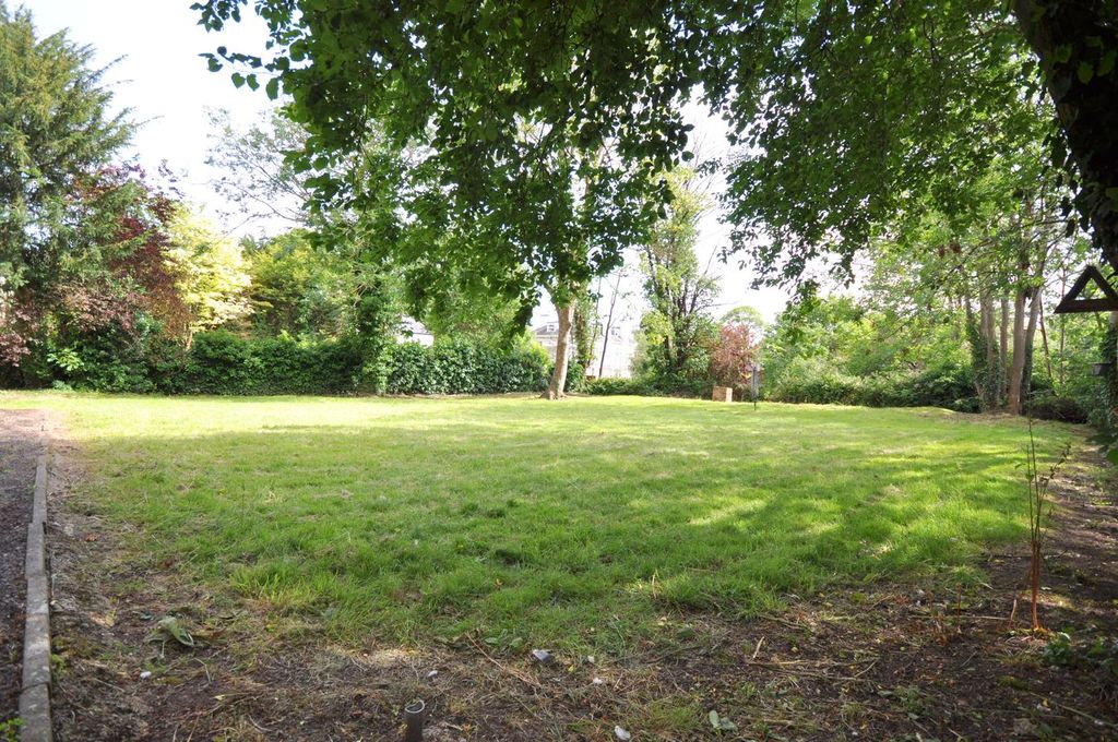 Property photo 2 of 8