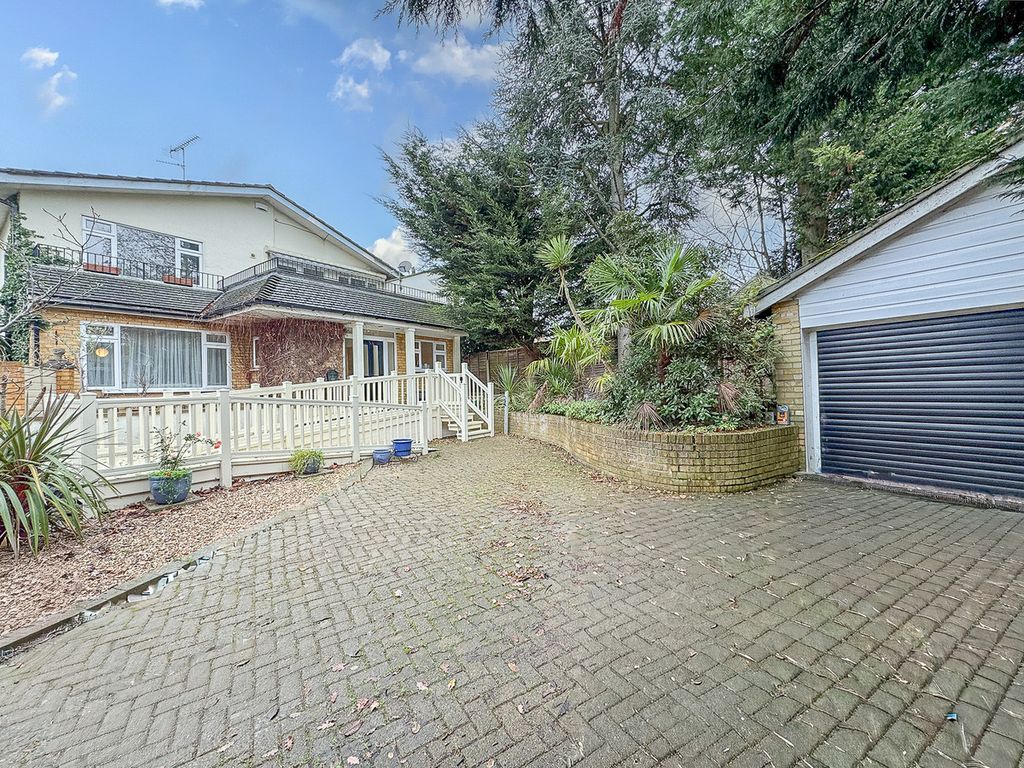 Property photo 1 of 35