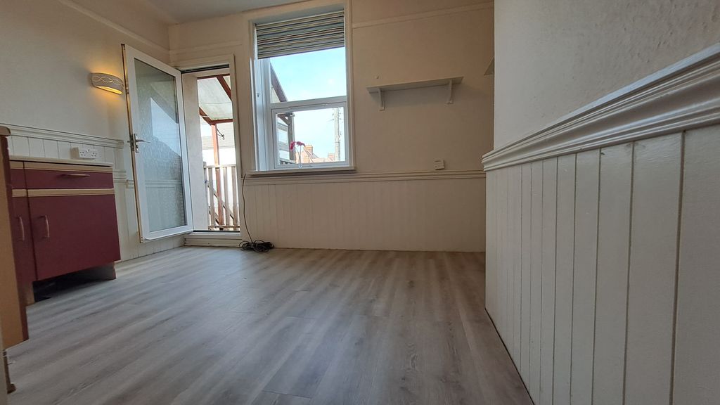 Property photo 2 of 7 Photo 1