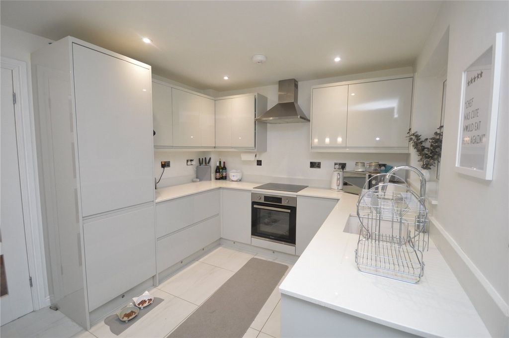 Property photo 3 of 11 Picture 3