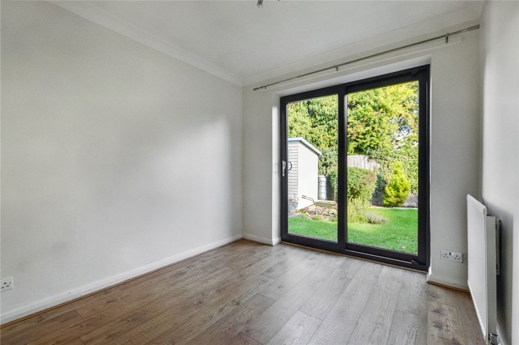 Property photo 3 of 12 Picture No. 10