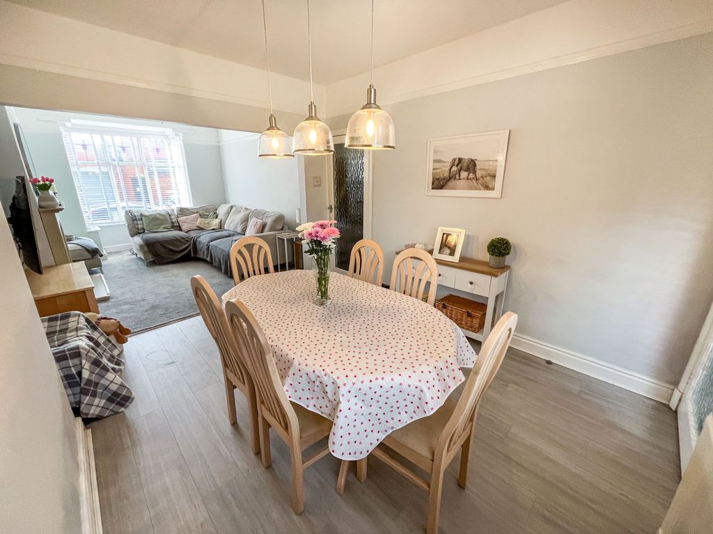 Property photo 3 of 15 Lounge/Diner
