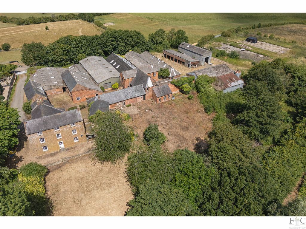 Property photo 3 of 11