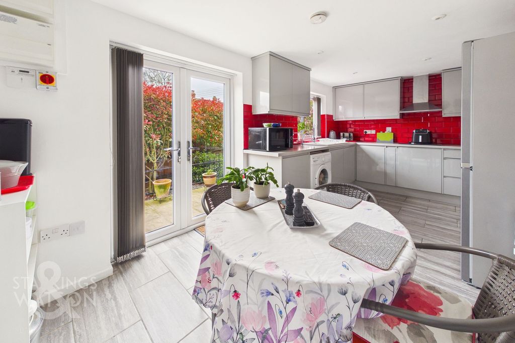 Property photo 3 of 20