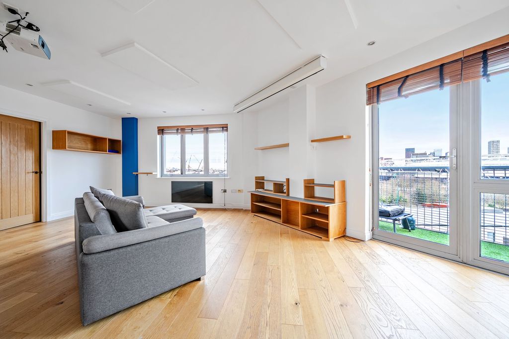 Property photo 2 of 20 Open Plan Living Room