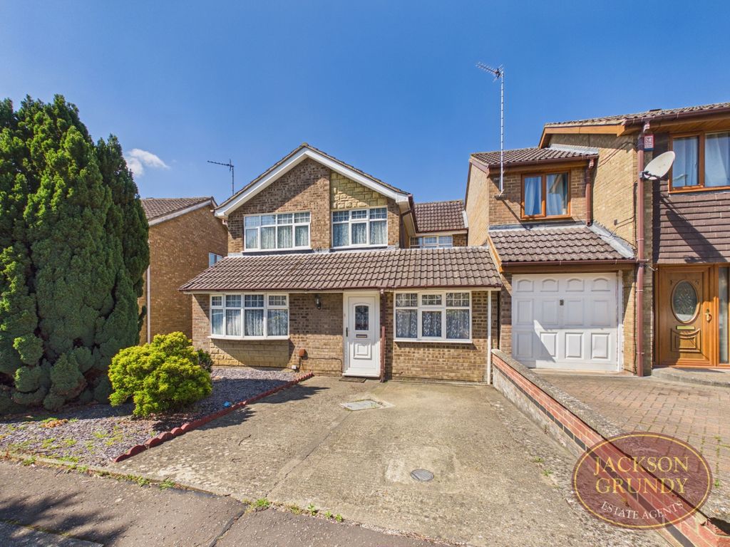 Property photo 1 of 15 West Mead Court