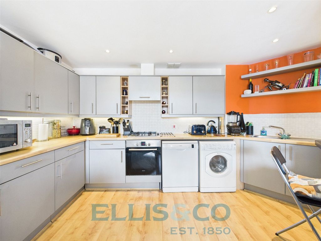 Property photo 3 of 12 Picture No. 05
