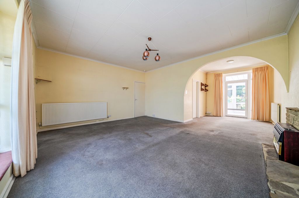 Property photo 2 of 11 1485274-1-6A42Aa7...