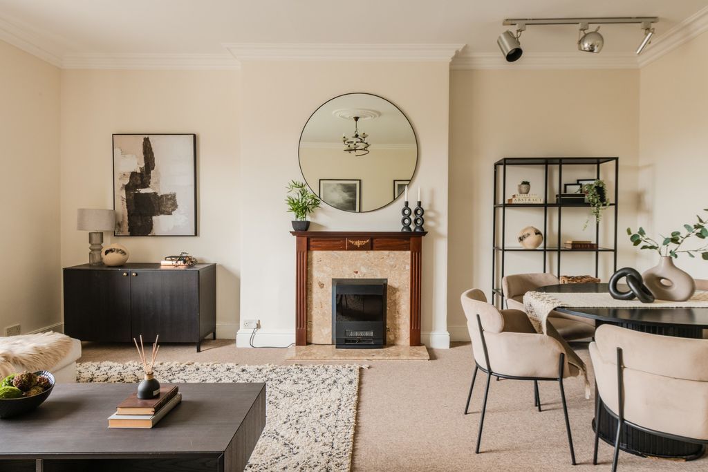 Property photo 3 of 16 Sitting Room