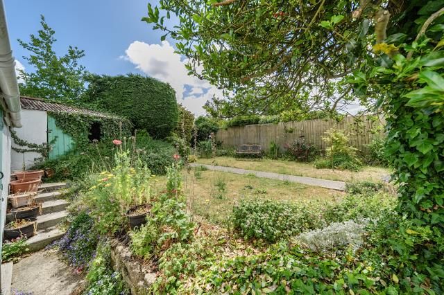 Property photo 3 of 7 Garden