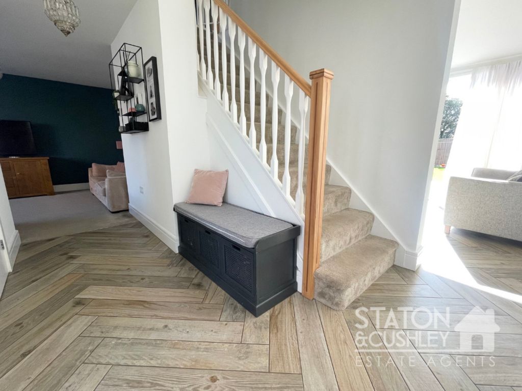 Property photo 2 of 28