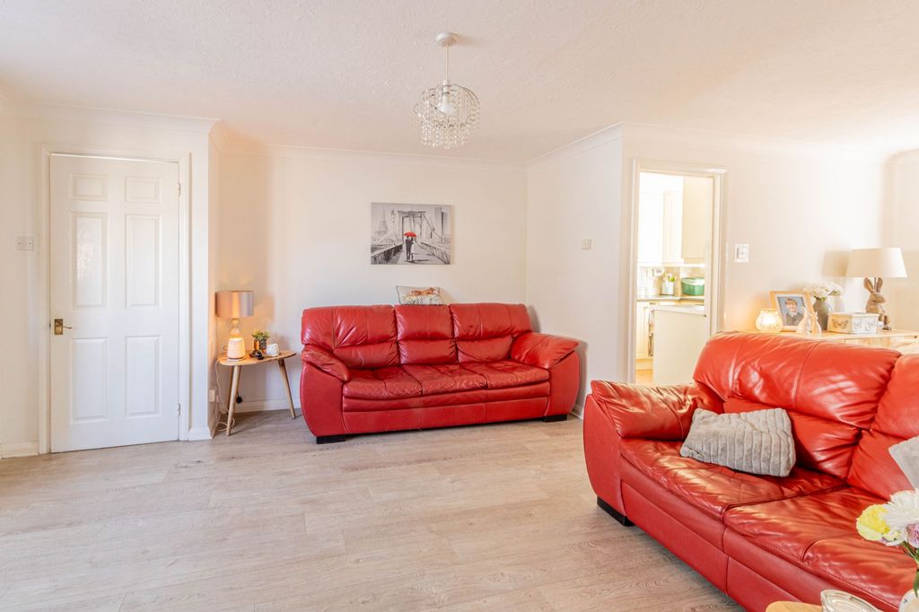 Property photo 2 of 26