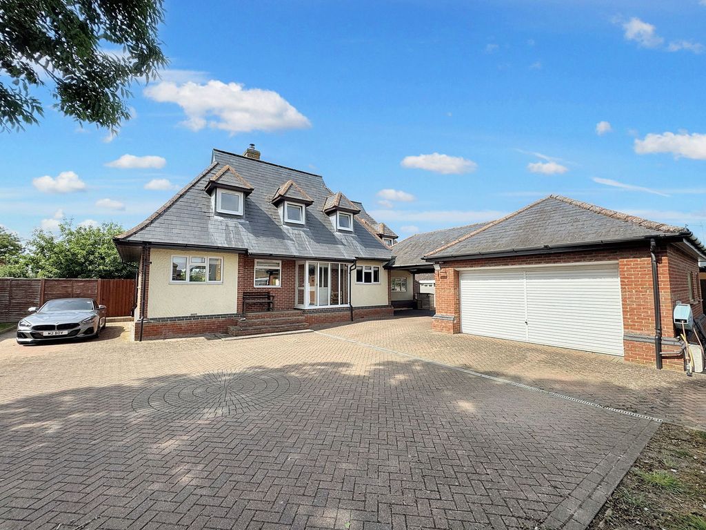 Property photo 2 of 44