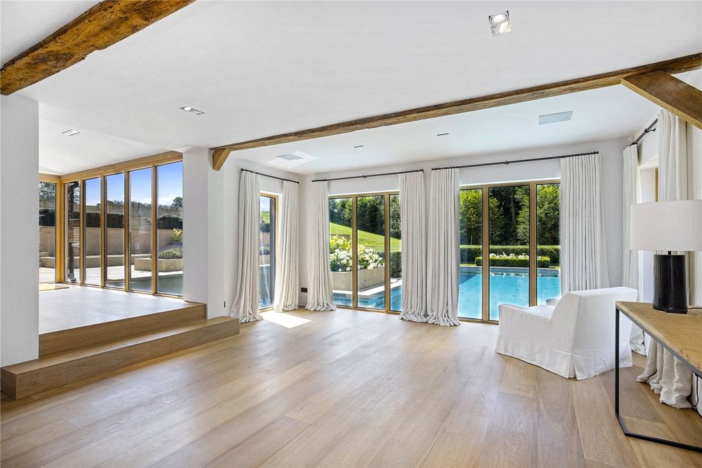 Property photo 2 of 32 Turbine Hall