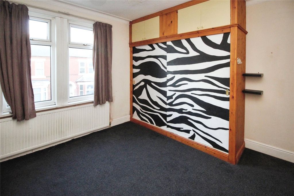 Property photo 3 of 11 Bedroom 1