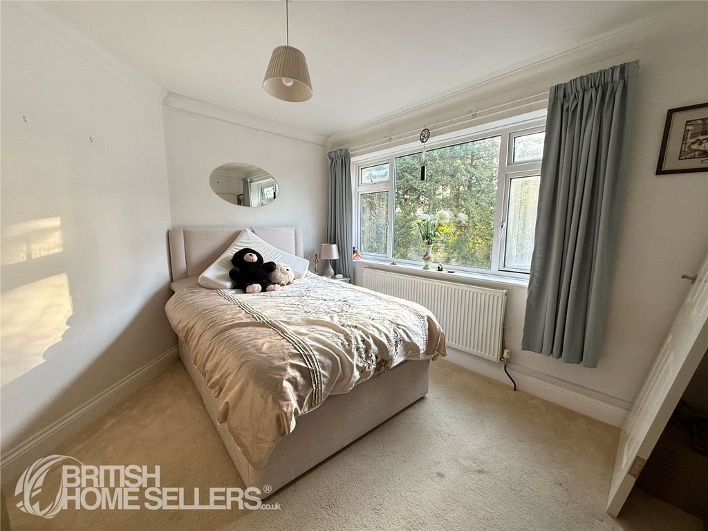 Additional image 7 of 2 bed flat for saleAldridge Road, Ferndown, Dorset BH22