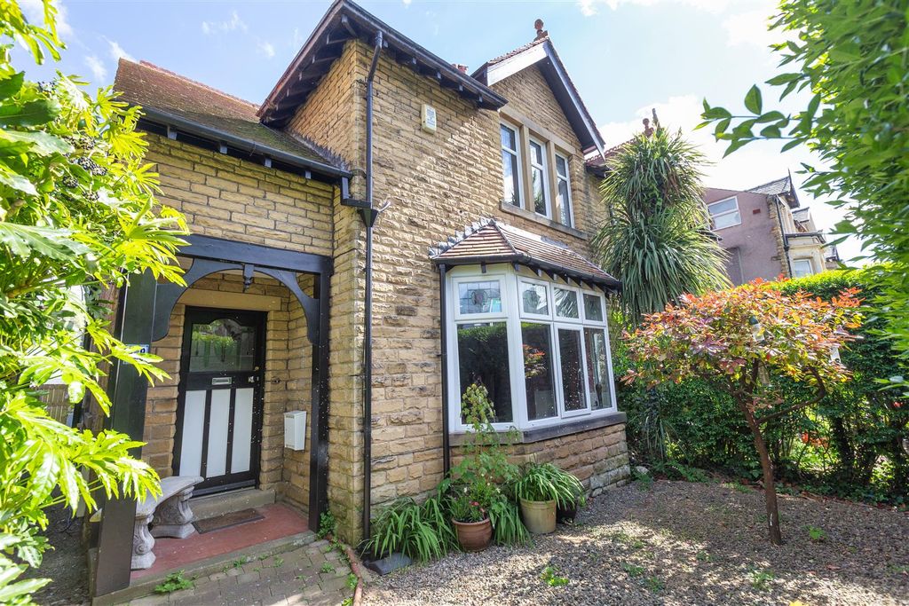 Property photo 1 of 26