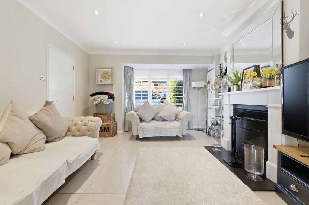 Property photo 3 of 24