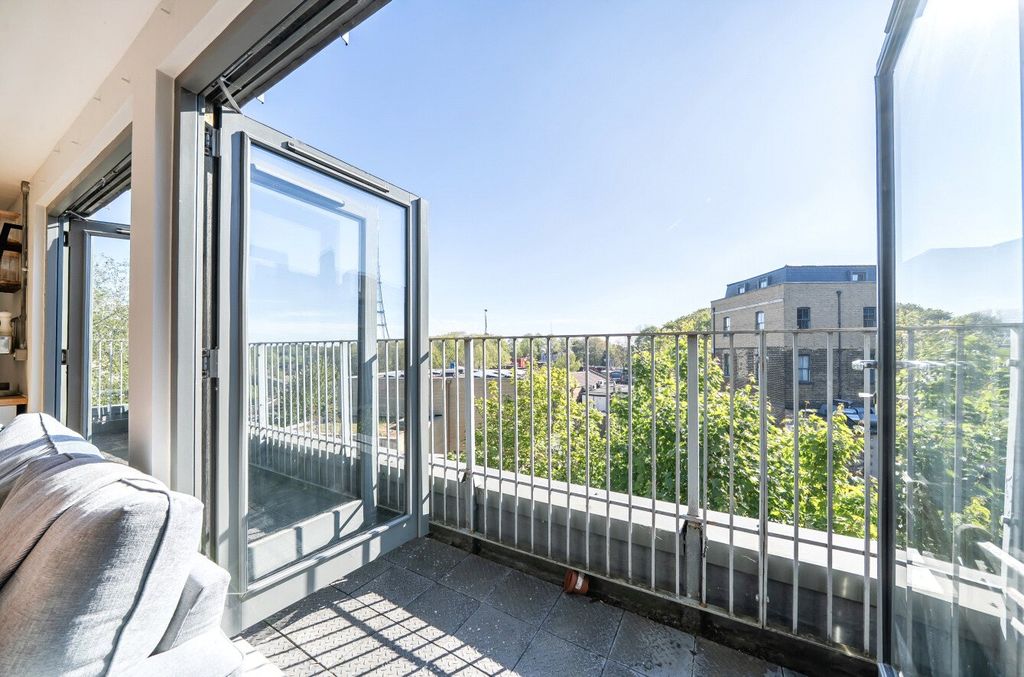 Property photo 3 of 15 Balcony