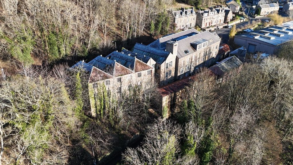 Property photo 3 of 6