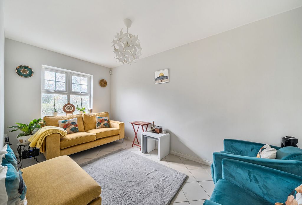 Property photo 3 of 15 1355166-12-68c995...