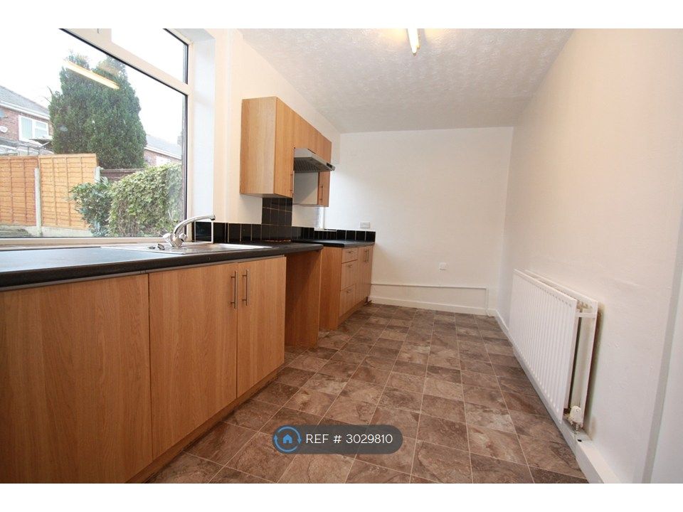 Property photo 1 of 7 Kitchen