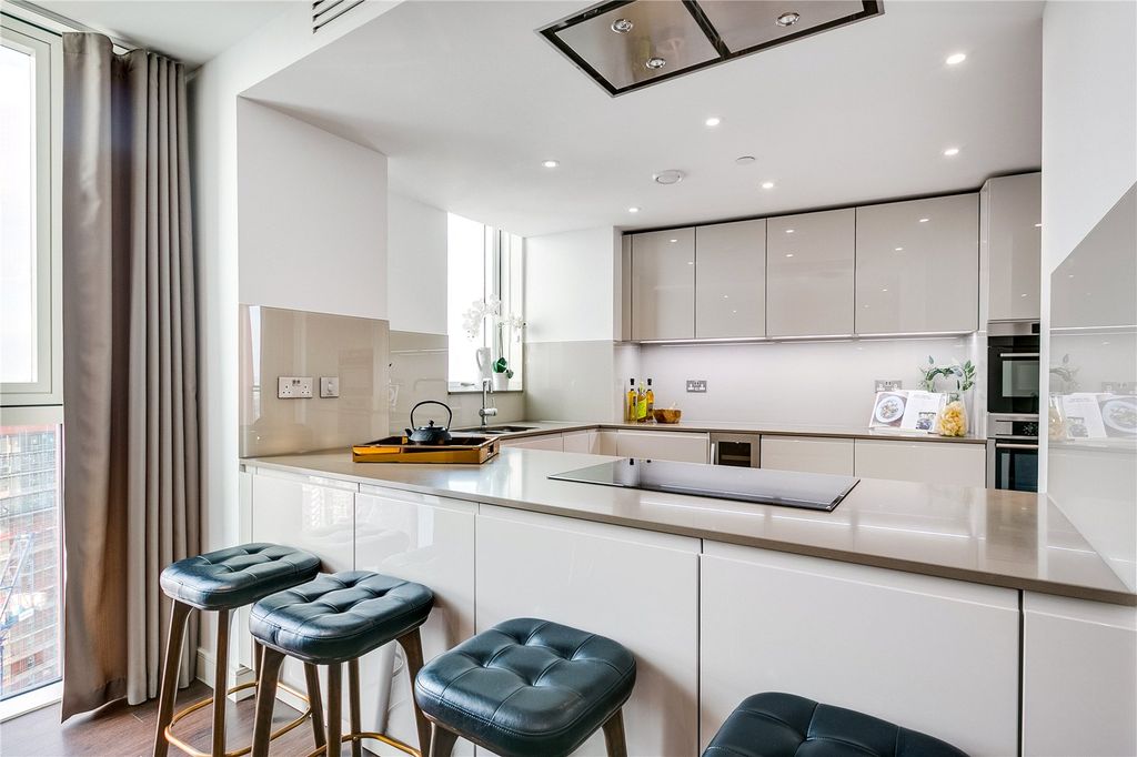 Property photo 2 of 14 Picture No. 15