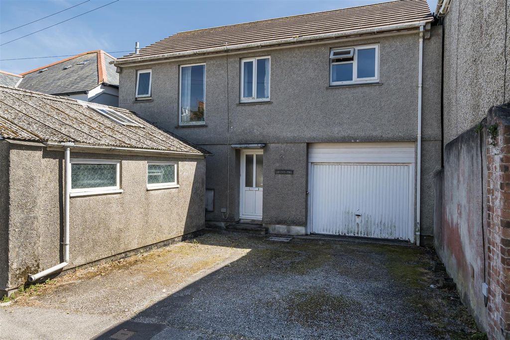 Property photo 3 of 18