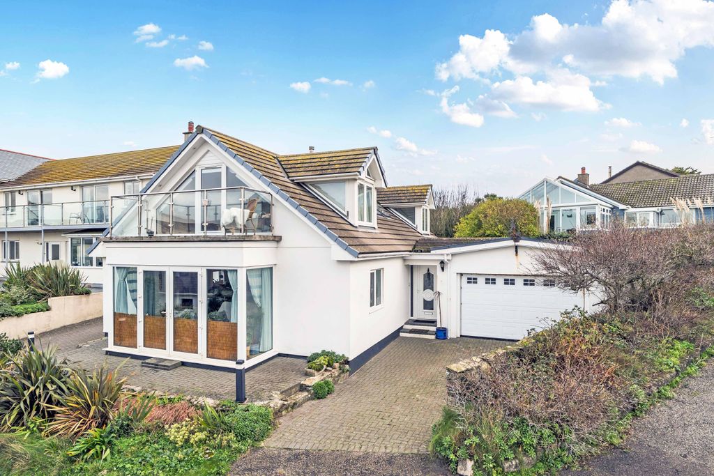 Property photo 3 of 19 Photo 3